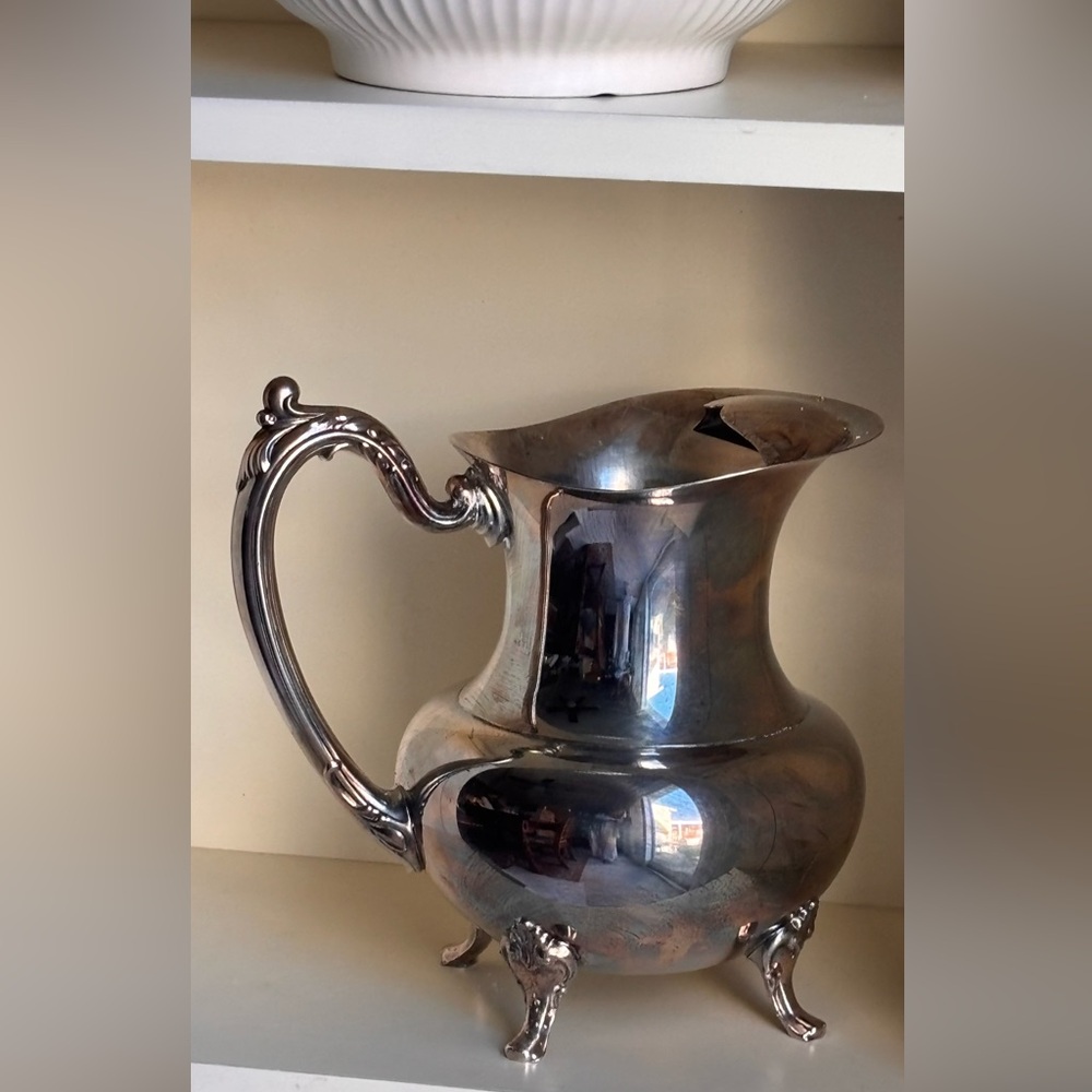 Vintage Oneida silver plated water pitcher. - Picture 5 of 12